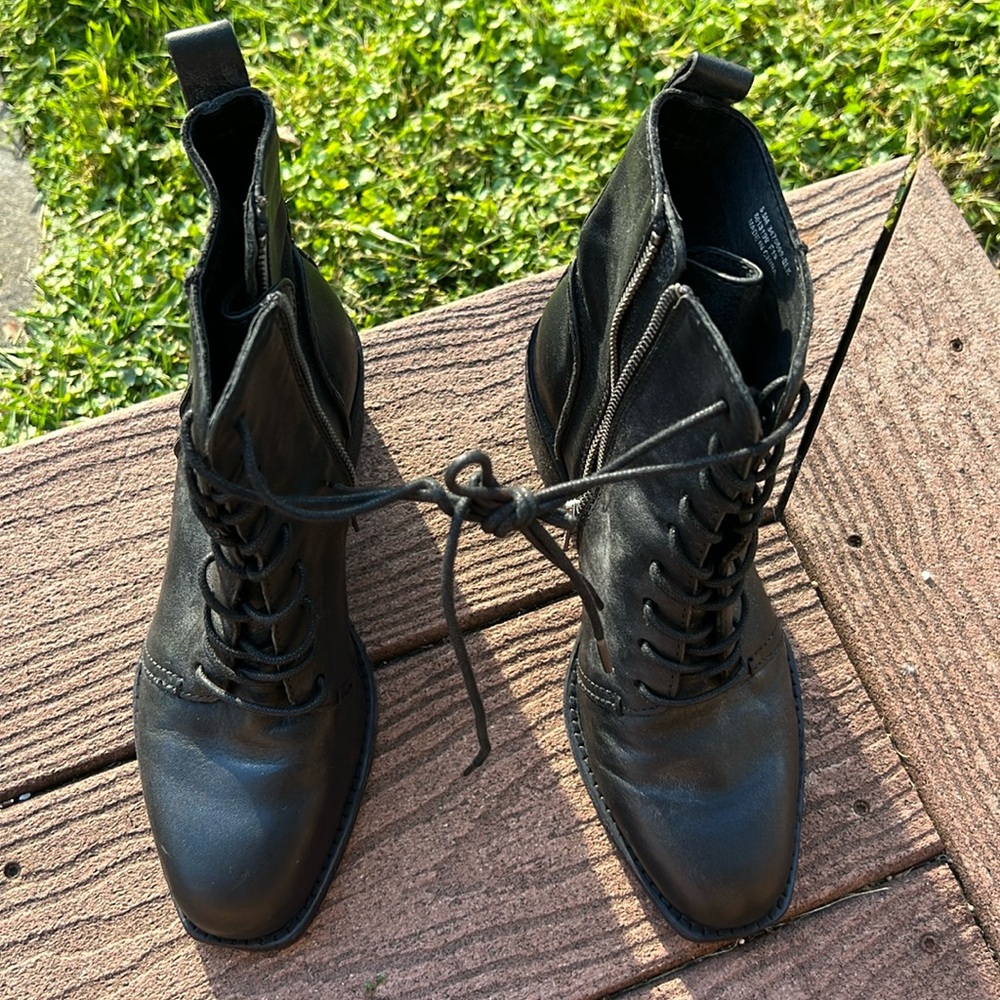 Frye women’s boot